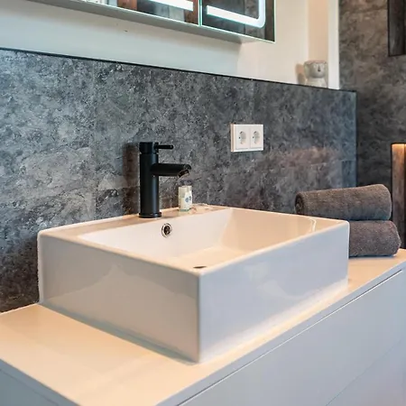 아파트 Crest - Riverside Lofts Mit Parken I Balkon I Kueche I Regendusche 파사우