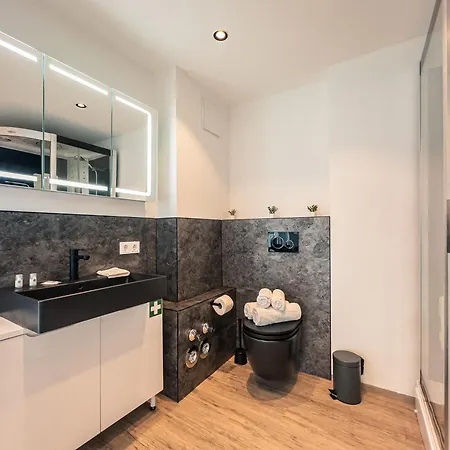 Apartamento Crest - Riverside Lofts Mit Parken I Balkon I Kueche I Regendusche