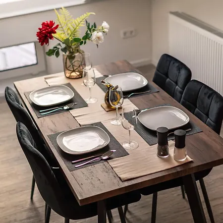 Apartamento Crest - Riverside Lofts Mit Parken I Balkon I Kueche I Regendusche