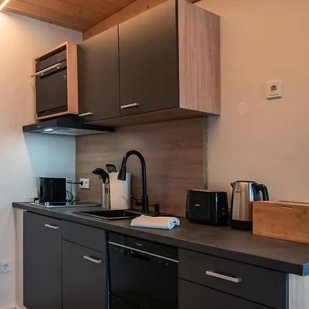Crest - Riverside Lofts Mit Parken I Balkon I Kueche I Regendusche Апартаменты