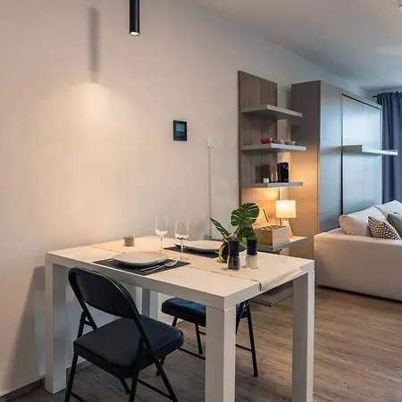 Apartment Crest - Riverside Lofts Mit Parken I Balkon I Kueche I Regendusche
