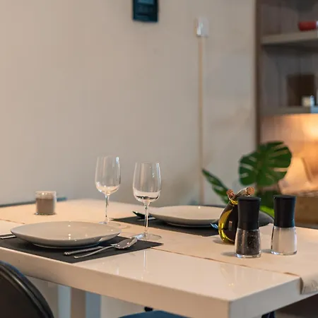 Crest - Riverside Lofts Mit Parken I Balkon I Kueche I Regendusche *